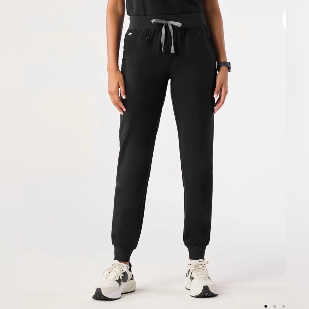 Figs black  Zamora Jogger scrub  Pants with gray Drawstring